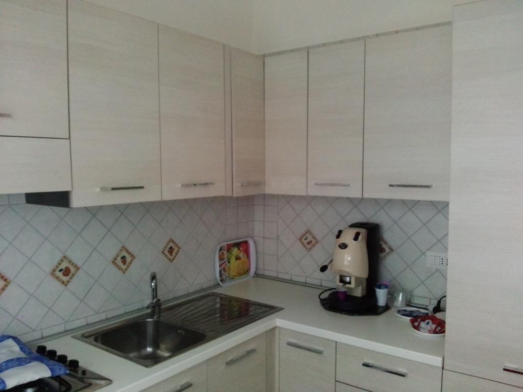 Camera Doppia con Letti Singoli e Bagno in Comune